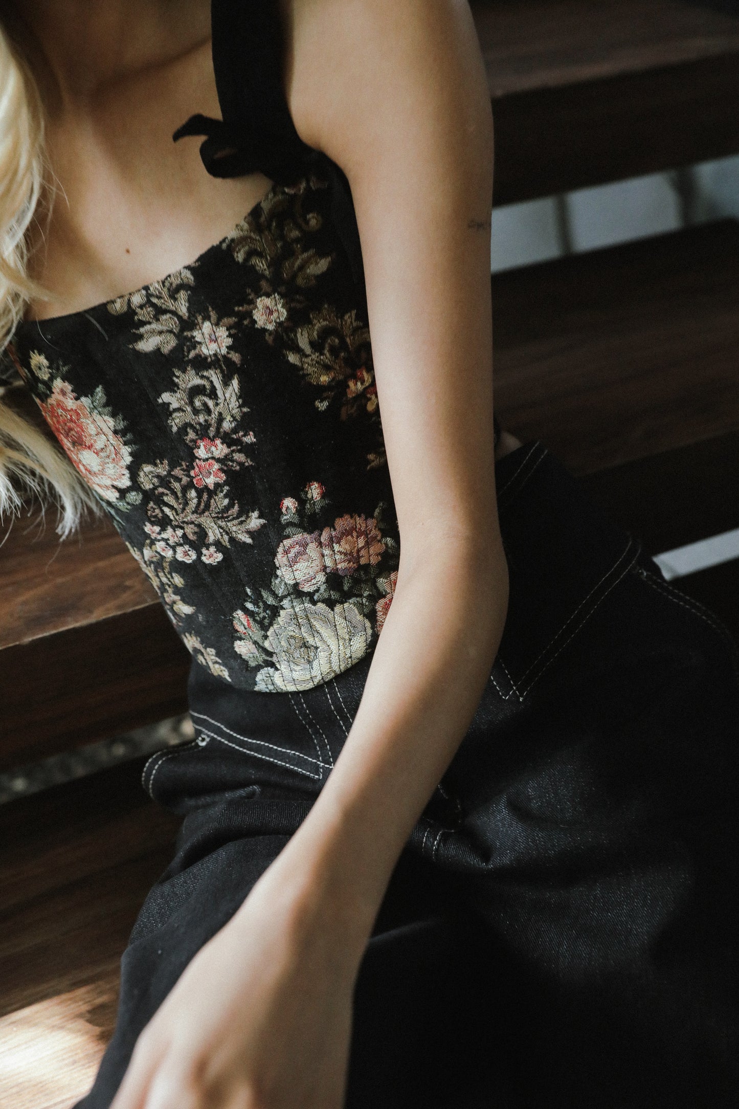 LUORINO BLACK DELVIN CROP TOP