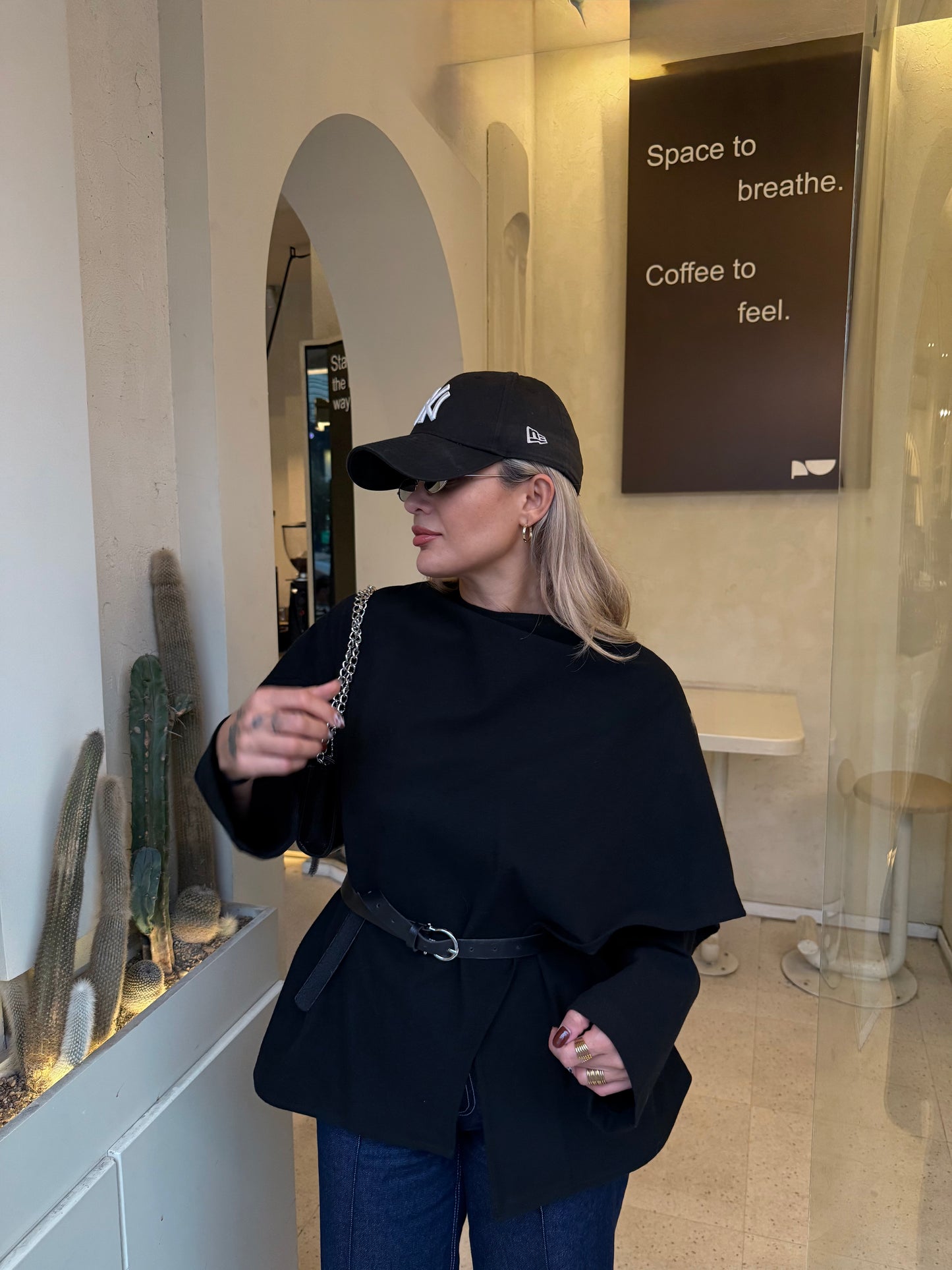 PEONY BLACK MASSIMO PANCHO COAT