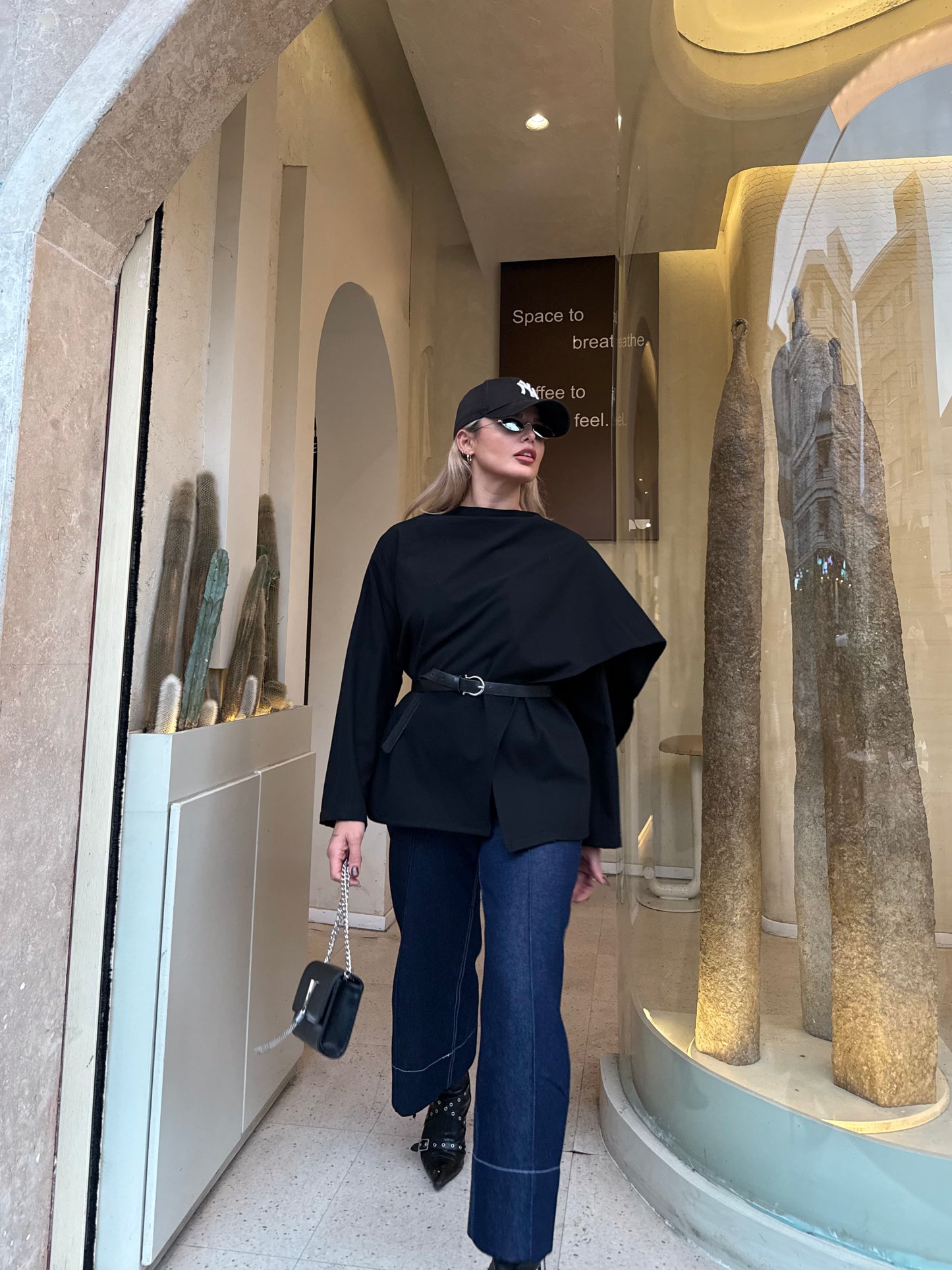 PEONY BLACK MASSIMO PANCHO COAT