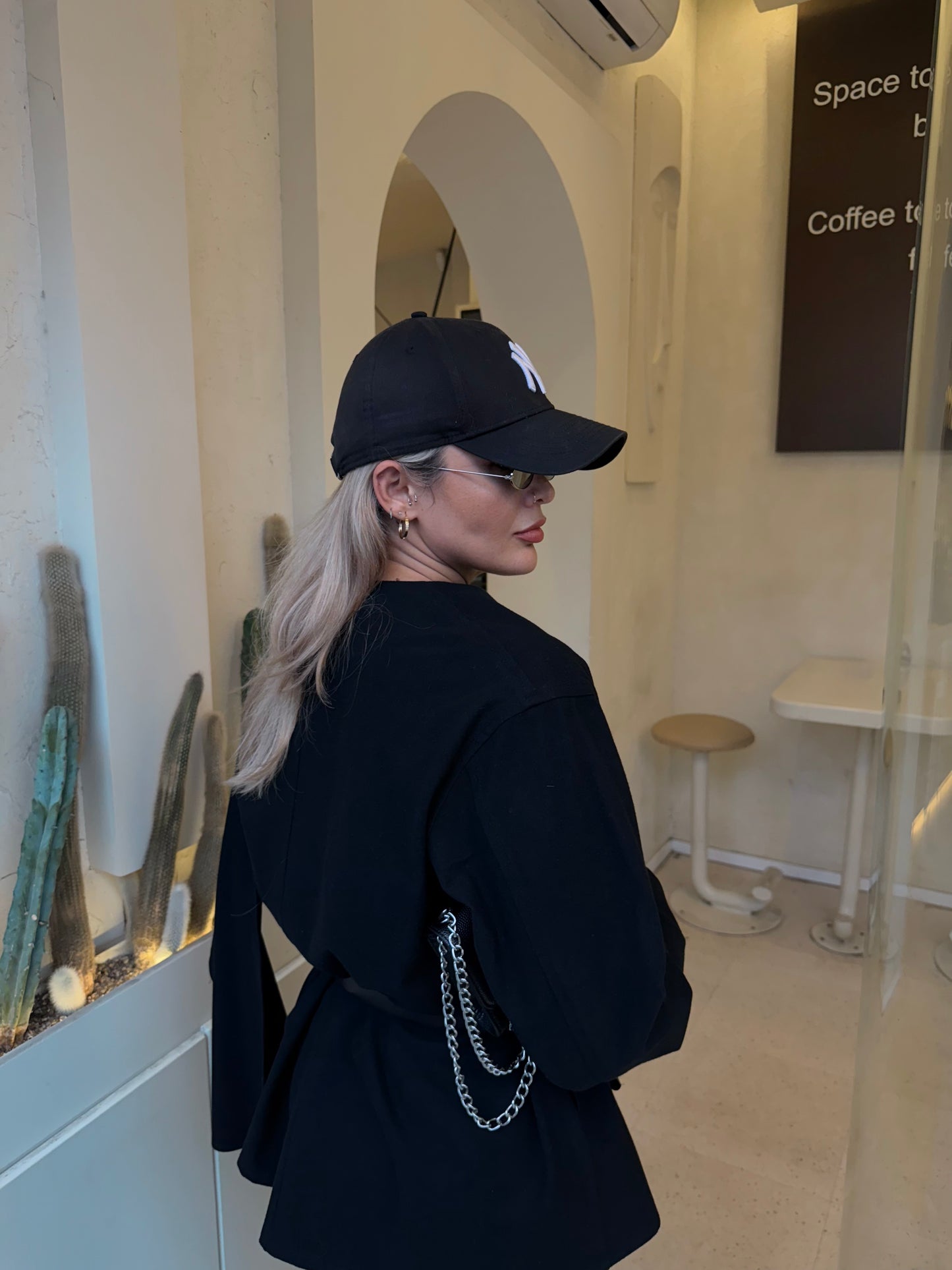 PEONY BLACK MASSIMO PANCHO COAT