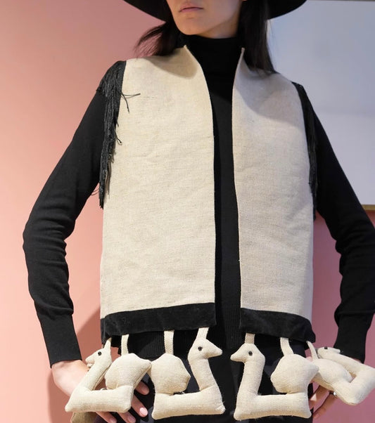 TAAJI CREAM CHICKS VEST