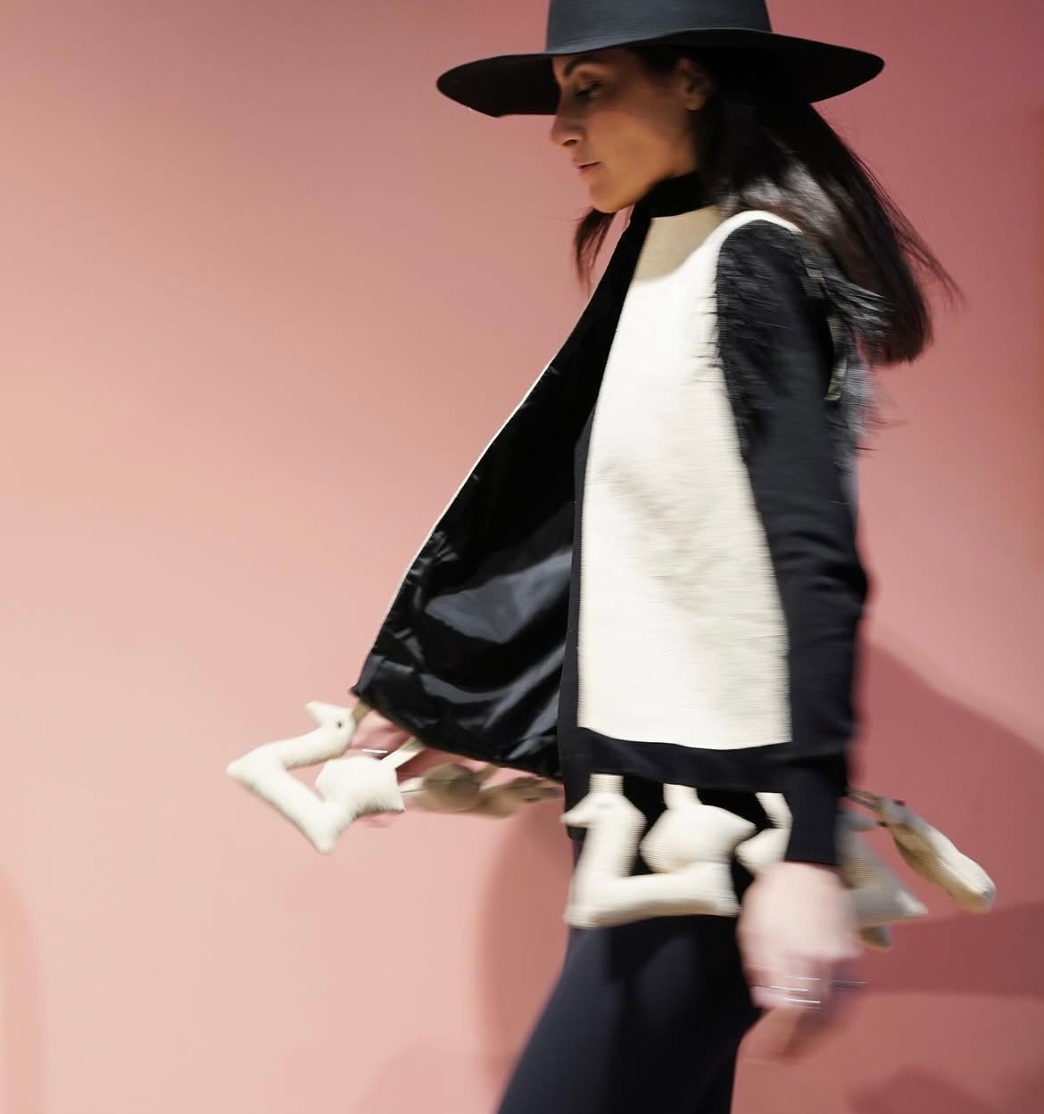 TAAJI CREAM CHICKS VEST