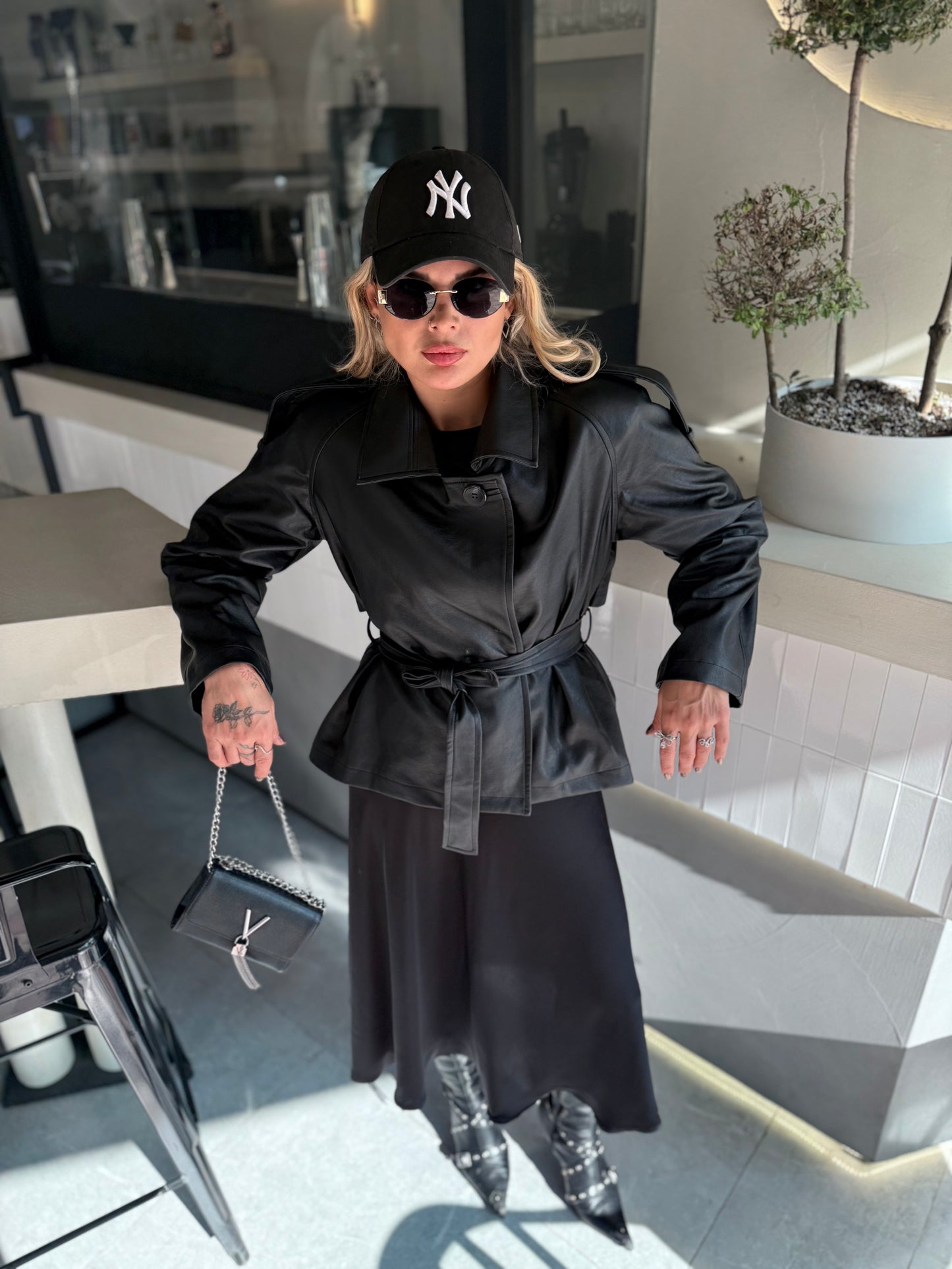 PEONY LEATHER CLASSY JACKET