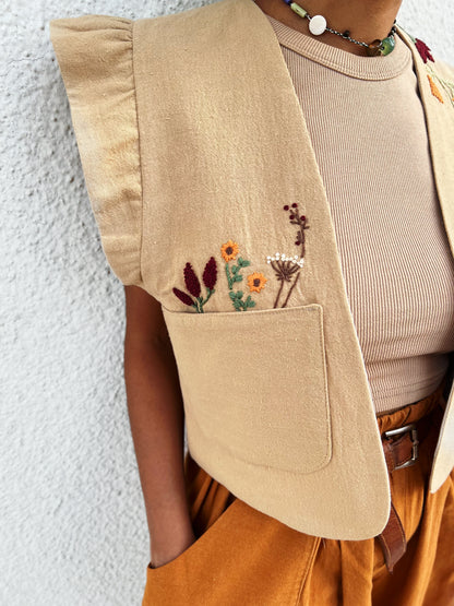 AIOLEH EMBROIDERED SPRING CREAM VEST