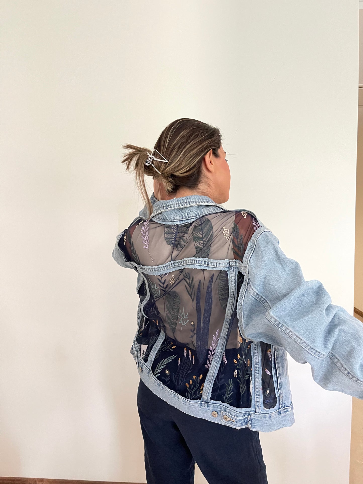 DARBAS SEE THROUGH FLORAL JEAN JACKET